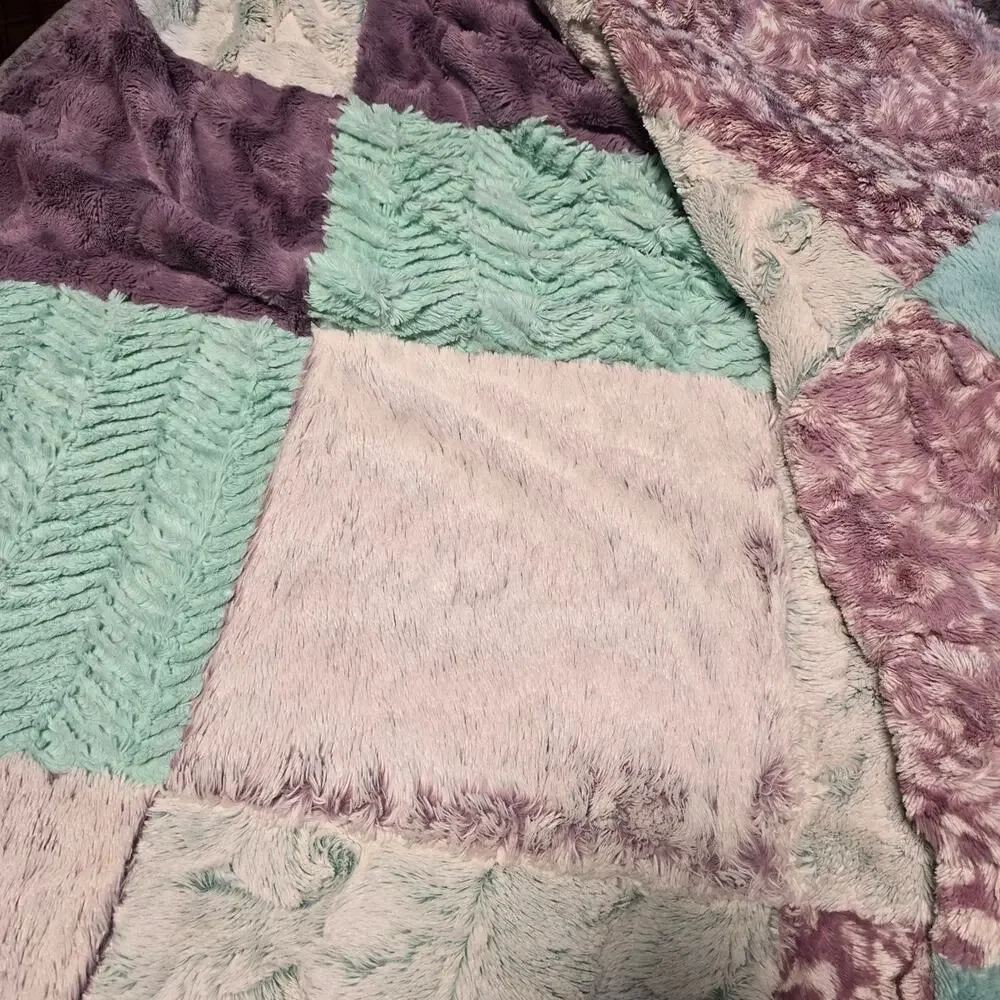 Sometimes I Sew Minky Designs XL Blanket and pillowcase